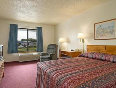 фото отеля Super 8 Motel Watertown (Wisconsin)