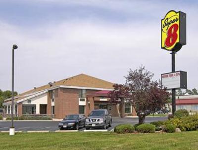 фото отеля Super 8 Motel Watertown (Wisconsin)