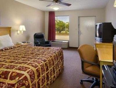 фото отеля Days Inn Forest