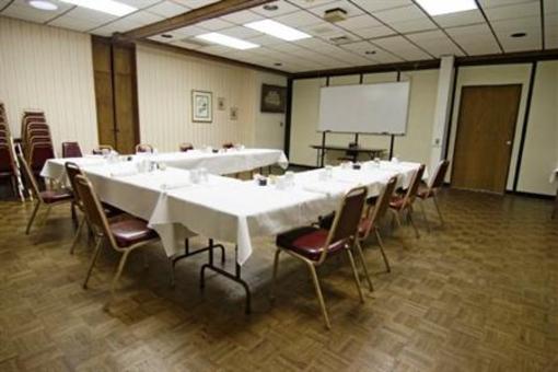 фото отеля Americas Best Value Voyageur Inn