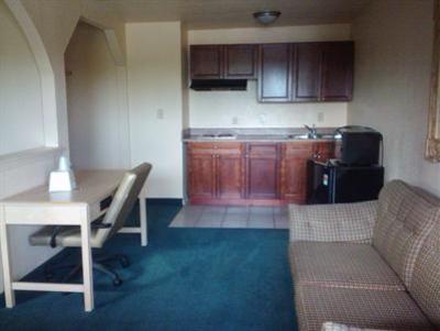 фото отеля Relax Inn and Suites New Orleans