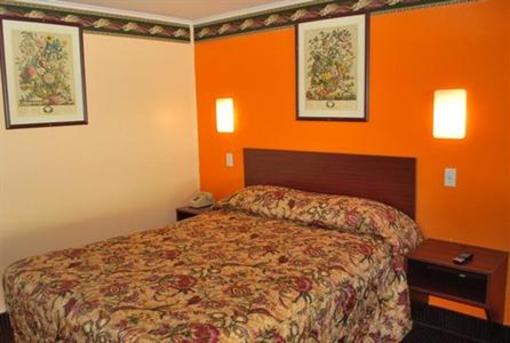 фото отеля Red Carpet Inn Tonawanda