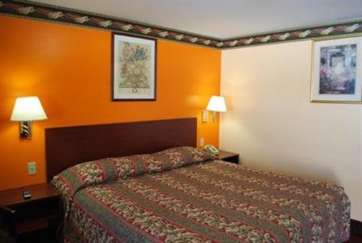 фото отеля Red Carpet Inn Tonawanda