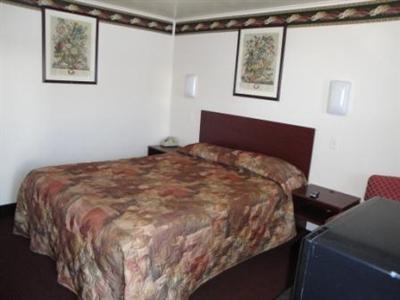 фото отеля Red Carpet Inn Tonawanda