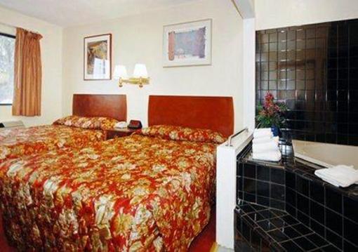 фото отеля Rodeway Inn & Suites Fife