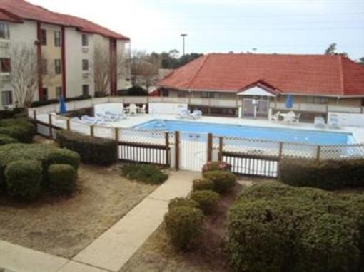 фото отеля Americas Best Value Inn & Suites North Davis Pensacola