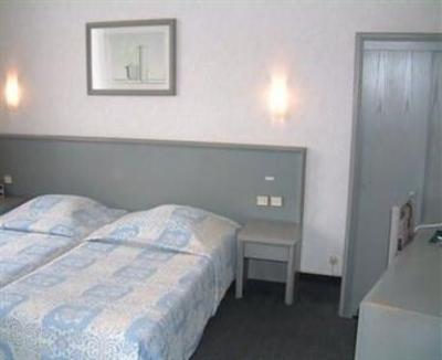 фото отеля Hotel Des Arts Rueil-Malmaison