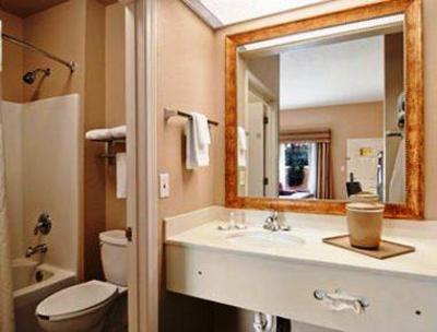 фото отеля Baymont Inn and Suites Crestview