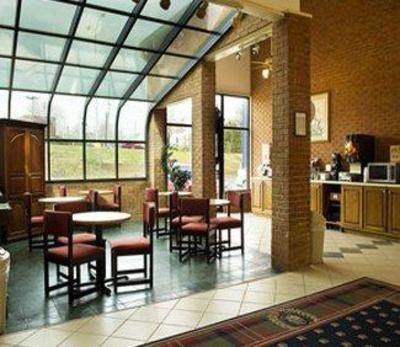 фото отеля Americas Best Inn & Suites Cornelia