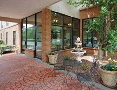 фото отеля Americas Best Inn & Suites Cornelia