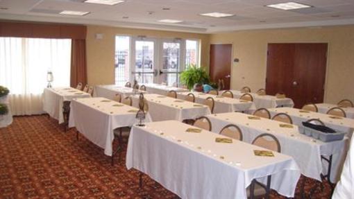 фото отеля Holiday Inn Express Hotel & Suites Sparta
