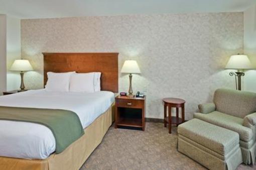 фото отеля Holiday Inn Express Hotel & Suites Sparta