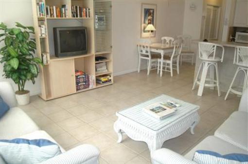 фото отеля Pineapple Place Apartment Homes Pompano Beach