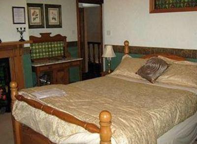 фото отеля Elm Crest Guest House Huddersfield