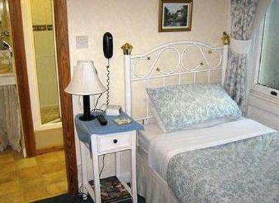 фото отеля Elm Crest Guest House Huddersfield
