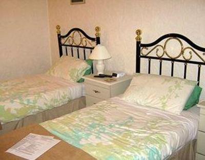 фото отеля Elm Crest Guest House Huddersfield