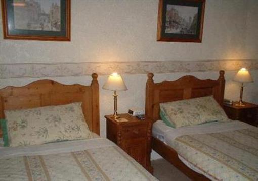 фото отеля Elm Crest Guest House Huddersfield