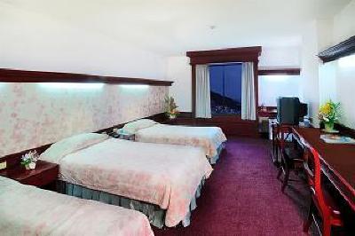 фото отеля Lotus Hotel Pang Suan Kaew