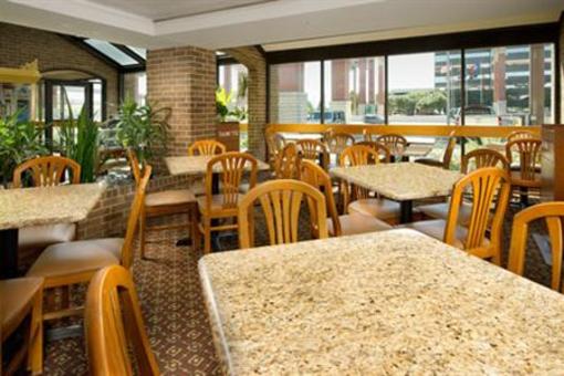 фото отеля Pear Tree Inn San Antonio Airport