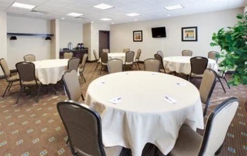фото отеля Holiday Inn Express Suites Gretna (Nebraska)