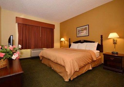 фото отеля Comfort Suites Intercontinental Plaza