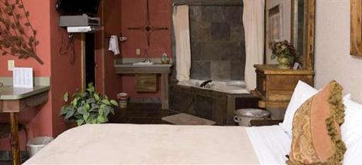 фото отеля Rustic Creek Ranch