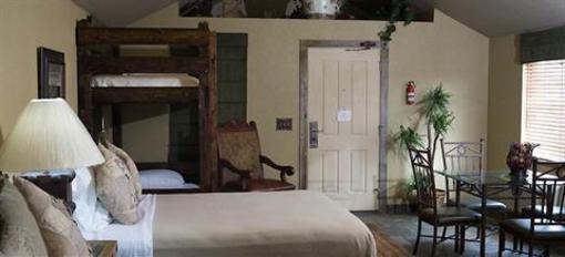фото отеля Rustic Creek Ranch
