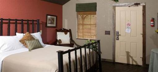 фото отеля Rustic Creek Ranch
