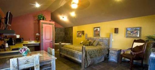 фото отеля Rustic Creek Ranch