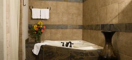 фото отеля Rustic Creek Ranch