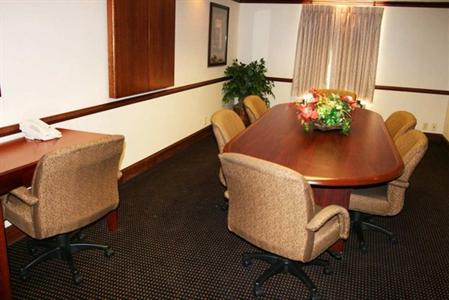 фото отеля Hampton Inn I-40 E (Tinker Air Force Base)