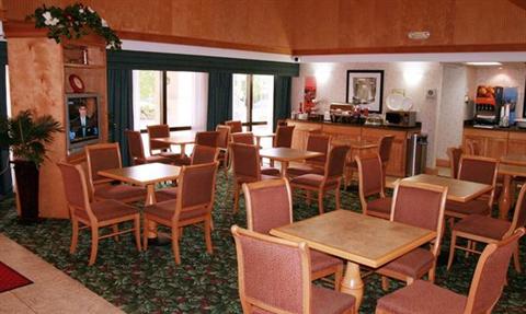 фото отеля Hampton Inn Chester