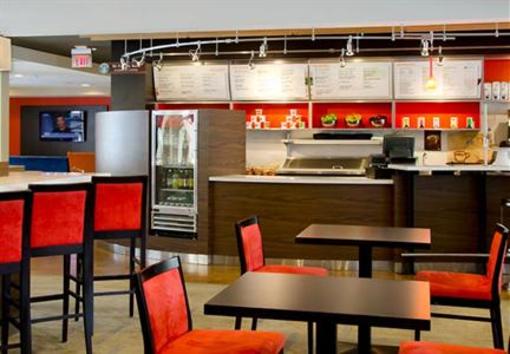 фото отеля Courtyard by Marriott St. Louis Downtown