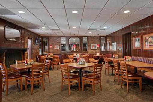 фото отеля Best Western Carriage Inn Los Angeles