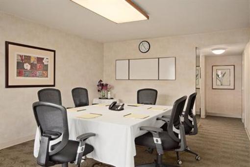 фото отеля Best Western Carriage Inn Los Angeles