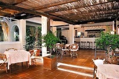 фото отеля Colonna Beach Hotel & Residence
