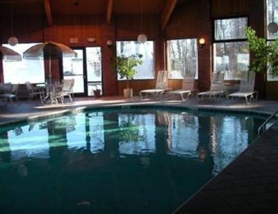 фото отеля Country Hearth Inn and Suites Lomira