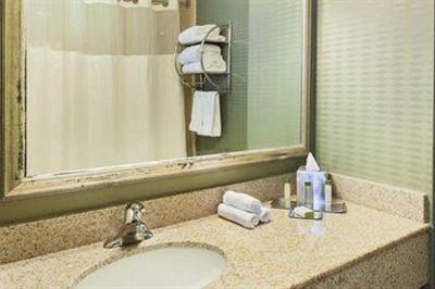 фото отеля Doubletree Hotel Atlanta/North Druid Hills