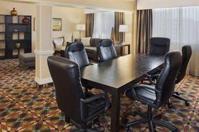 фото отеля Doubletree Hotel Atlanta/North Druid Hills