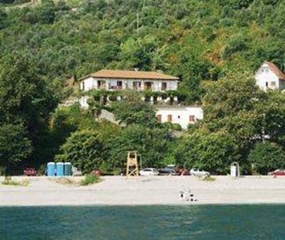 фото отеля Papa Nero Studios and Apartments Volos