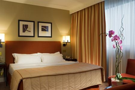 фото отеля Warwick Champs Elysees Hotel