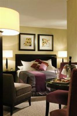фото отеля Warwick Champs Elysees Hotel