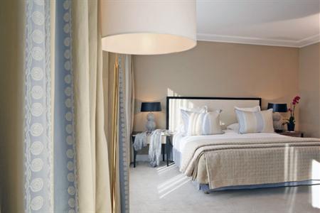 фото отеля Warwick Champs Elysees Hotel