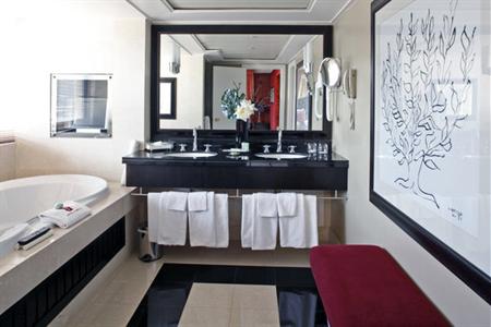 фото отеля Warwick Champs Elysees Hotel