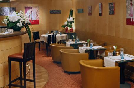 фото отеля Warwick Champs Elysees Hotel