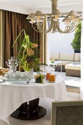 фото отеля Warwick Champs Elysees Hotel