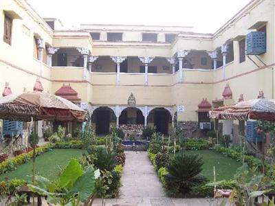 фото отеля Ishwari Niwas Palace
