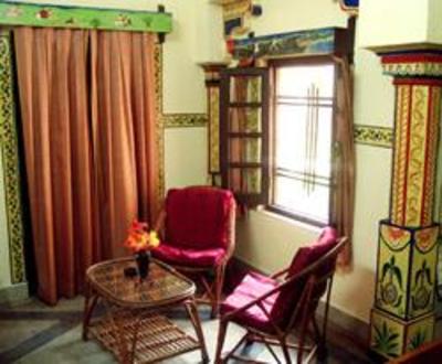 фото отеля Ishwari Niwas Palace