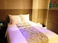 Hotel L & S