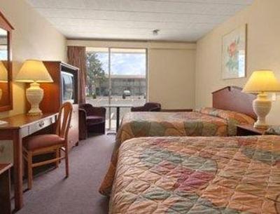 фото отеля Travelodge Newark Airport